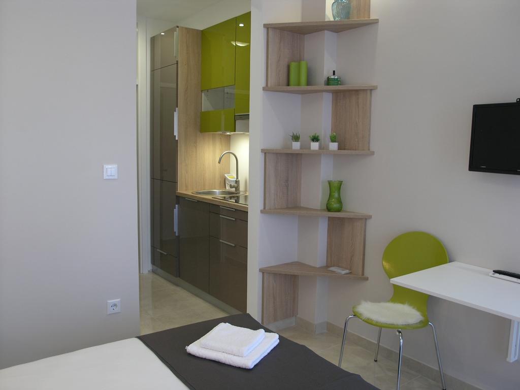 פודגורה Apartments Dobrila מראה חיצוני תמונה