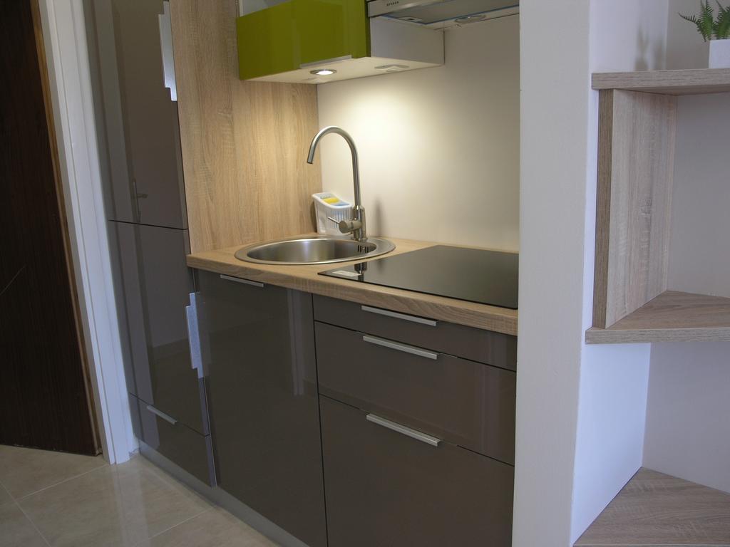 פודגורה Apartments Dobrila מראה חיצוני תמונה