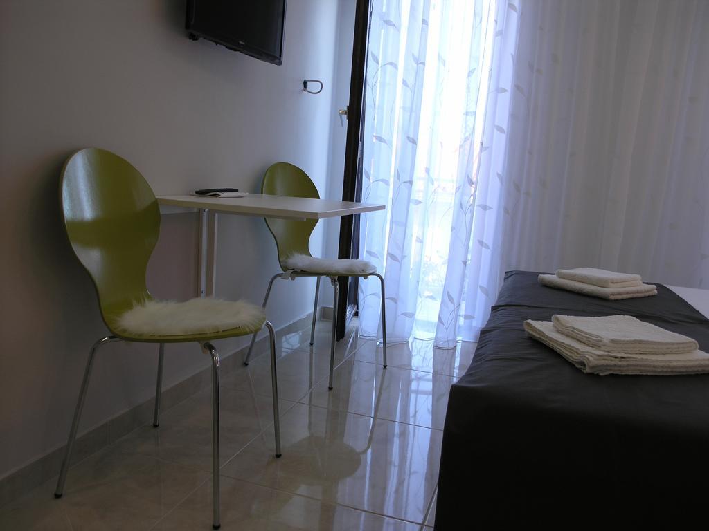 פודגורה Apartments Dobrila מראה חיצוני תמונה