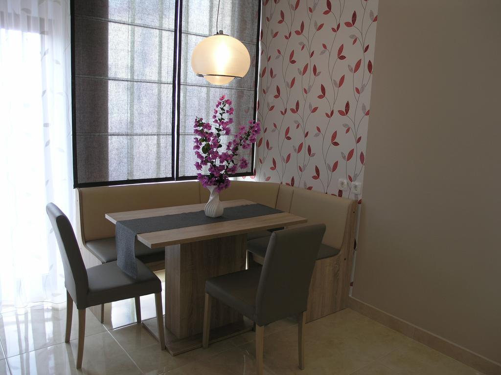 פודגורה Apartments Dobrila מראה חיצוני תמונה