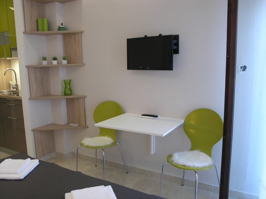פודגורה Apartments Dobrila מראה חיצוני תמונה