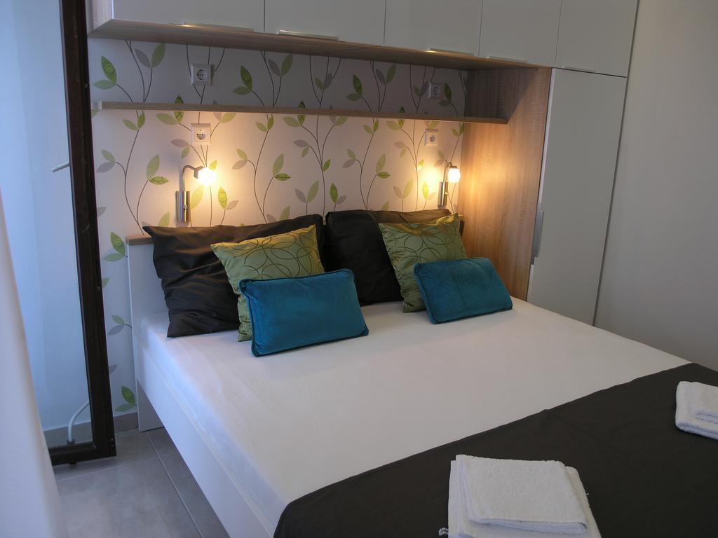 פודגורה Apartments Dobrila מראה חיצוני תמונה