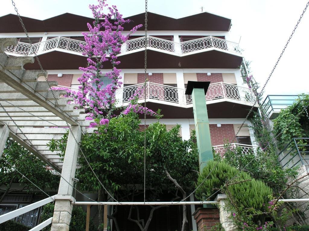 פודגורה Apartments Dobrila מראה חיצוני תמונה
