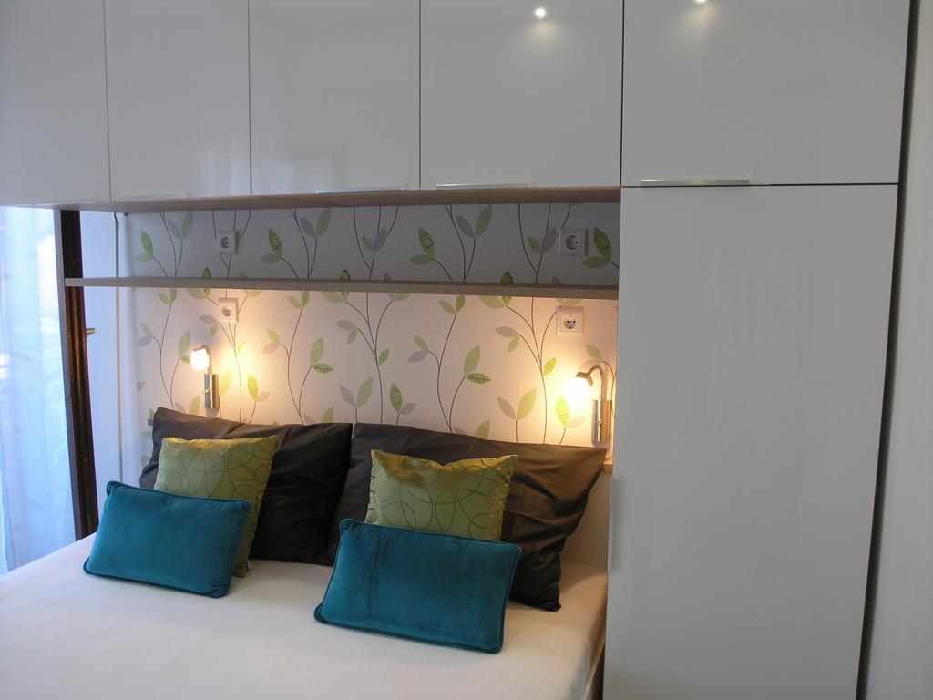 פודגורה Apartments Dobrila מראה חיצוני תמונה