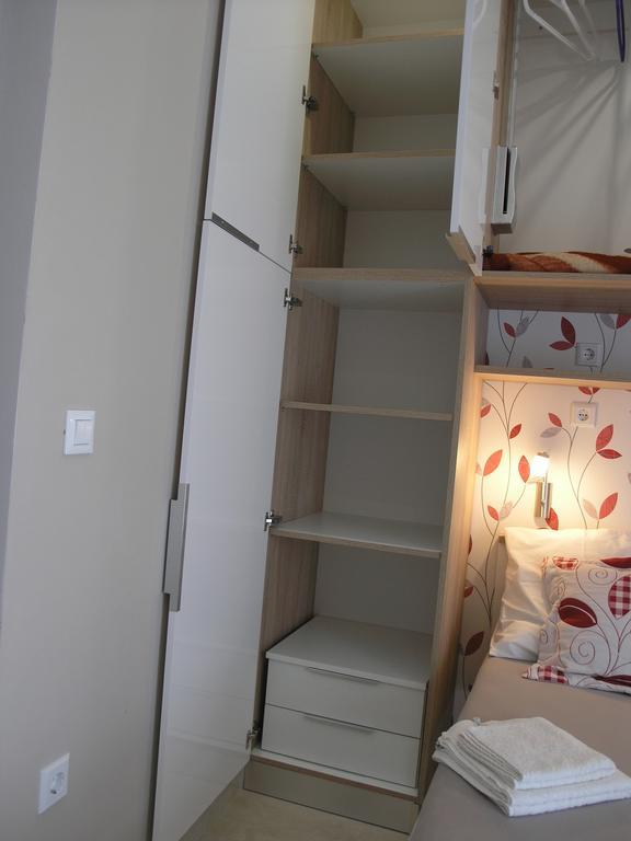 פודגורה Apartments Dobrila מראה חיצוני תמונה