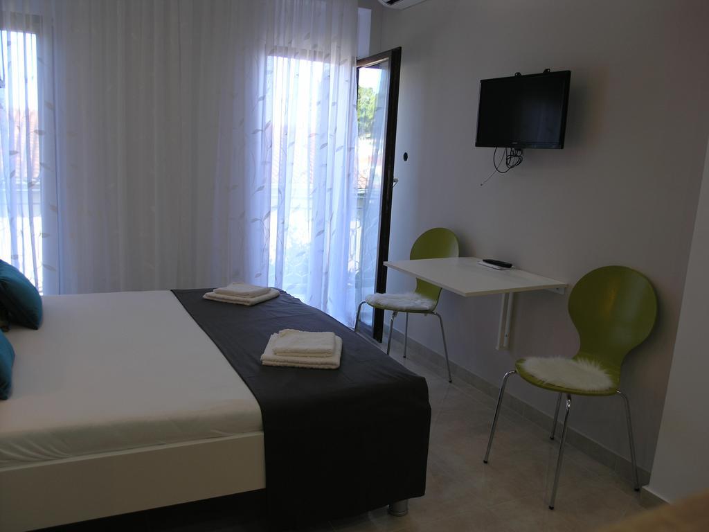 פודגורה Apartments Dobrila מראה חיצוני תמונה