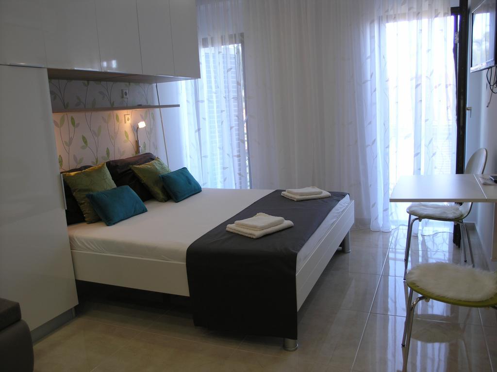 פודגורה Apartments Dobrila מראה חיצוני תמונה