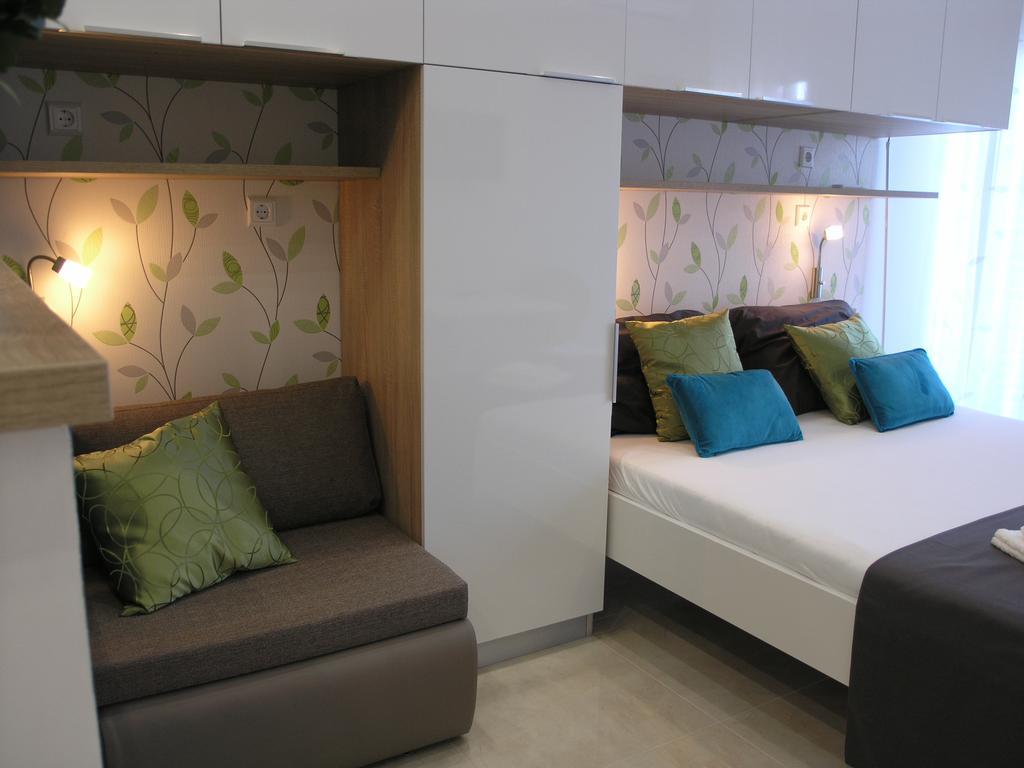 פודגורה Apartments Dobrila מראה חיצוני תמונה