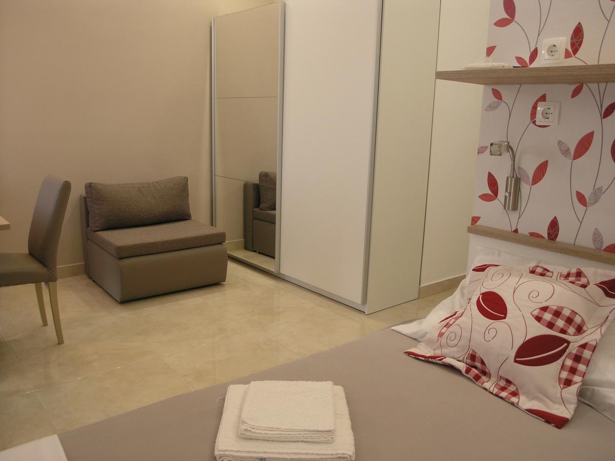 פודגורה Apartments Dobrila מראה חיצוני תמונה